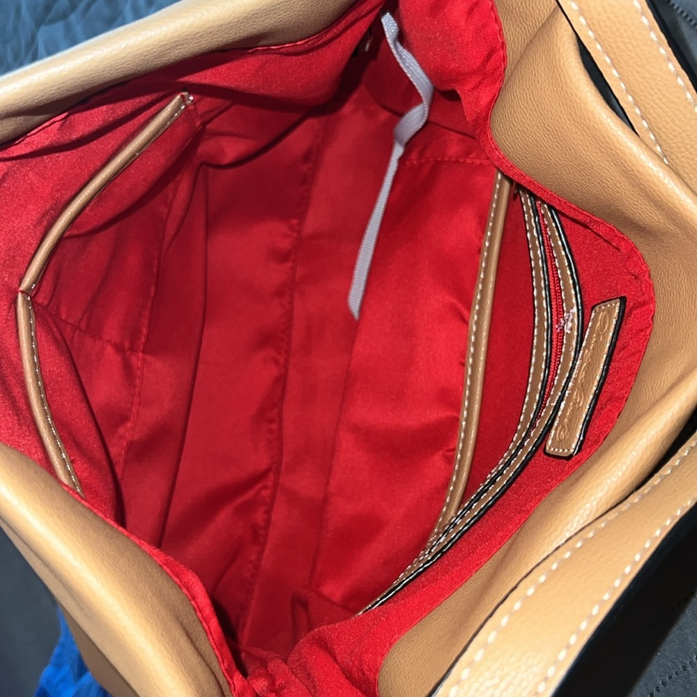 Dooney & Bourke tan shoulder bag - Picture 2 of 5
